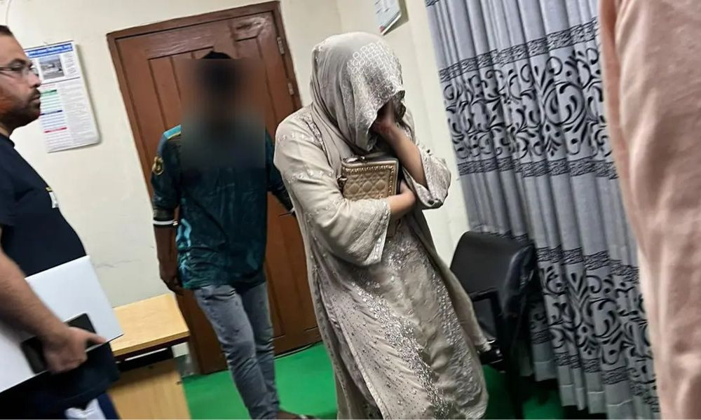 ছাত্রীর সঙ্গে অন্তরঙ্গ অবস্থায় আটক ঢাবি ছাত্র - the Bengali Times