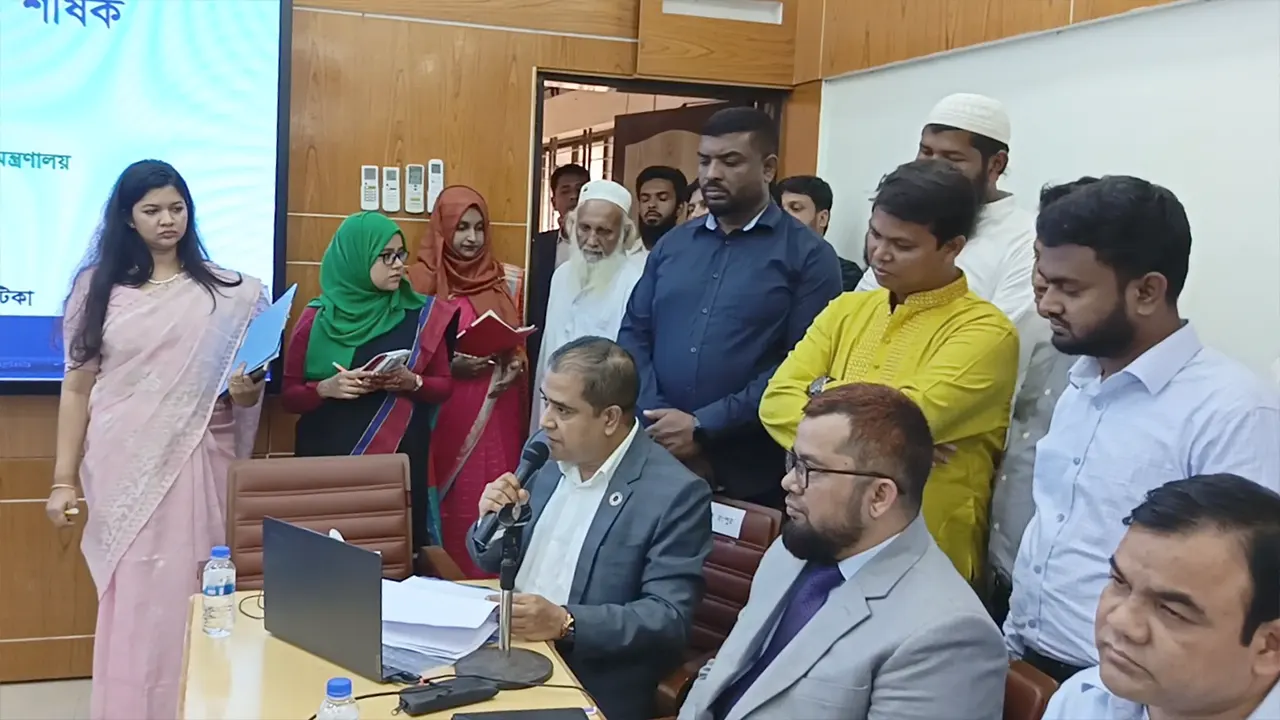 দুই মিনিটের বক্তব্যে মন্ত্রীকে ৫০ বারের বেশি ‘স্যার’ সম্বোধন ডিসির - the Bengali Times দুই মিনিটের বক্তব্যে মন্ত্রীকে ৫০ বারের বেশি ‘স্যার’ সম্বোধন ডিসির - the Bengali Times