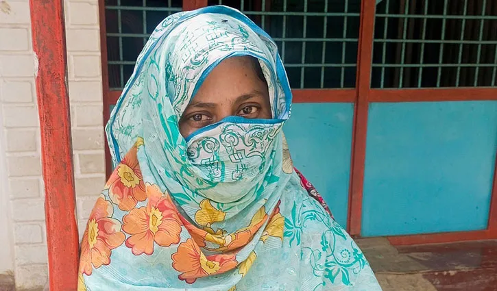 বিয়ের দাবিতে অনশনে দুই সন্তানের মা, বাড়ি ছেড়ে পালিয়েছে প্রেমিক - the Bengali Times বিয়ের দাবিতে অনশনে দুই সন্তানের মা, বাড়ি ছেড়ে পালিয়েছে প্রেমিক - the Bengali Times