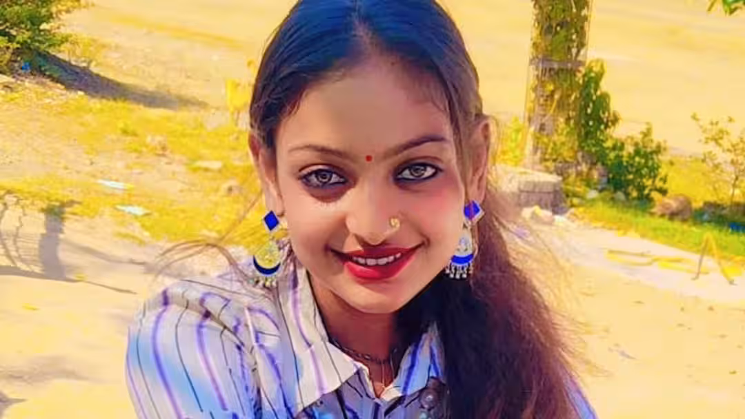 পরিচালকের বিরুদ্ধে শ্লীলতাহানির অভিযোগ নায়িকার - the Bengali Times