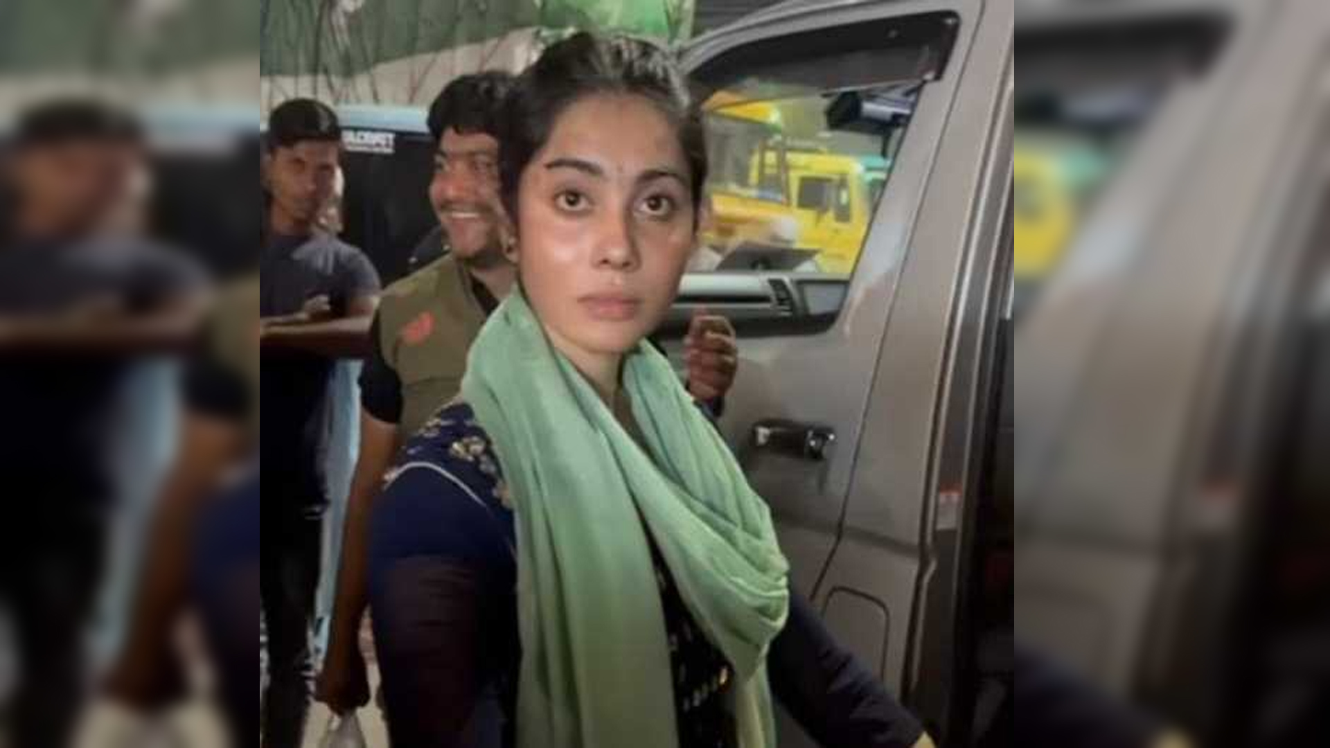 দামি মোবাইল ফোনের বিনিময়ে আইসের কাঁচামাল বহন করছিলেন স্বপ্না - the Bengali Times দামি মোবাইল ফোনের বিনিময়ে আইসের কাঁচামাল বহন করছিলেন স্বপ্না - the Bengali Times