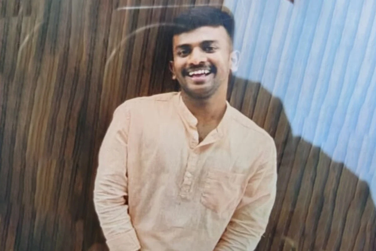 প্রেমিকের হাত-পা বেঁধে গায়ে আগুন ধরিয়ে দিলেন প্রেমিকা, দাঁড়িয়ে দেখলেন মৃত্যু - the Bengali Times