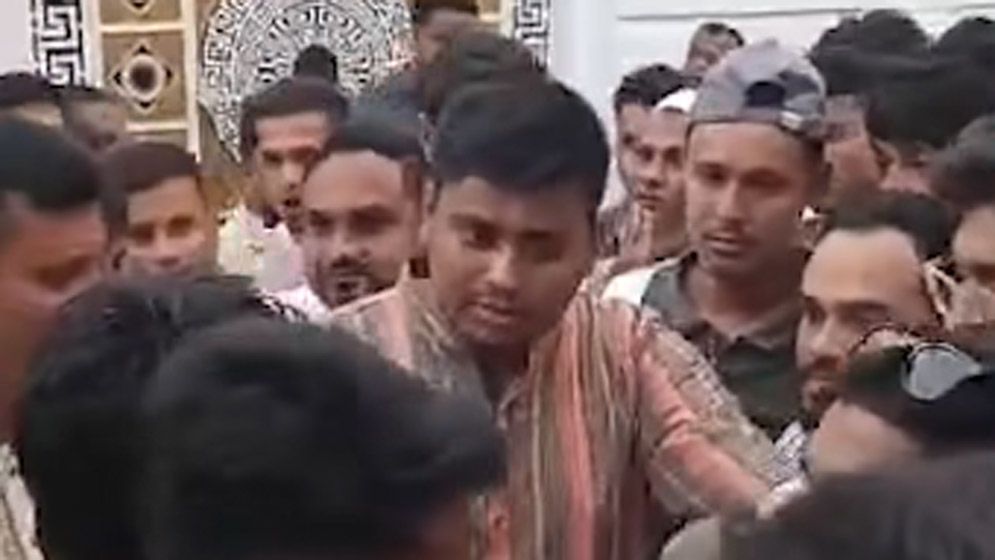 চট্টগ্রামে সাবেক মেয়রের বাসায় গিয়ে প্রশ্নের মুখে হাসনাত - the Bengali Times
