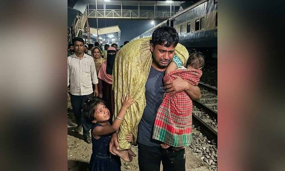 ট্রেনের ধাক্কায় মা-ছেলের মৃত্যু, যে দৃশ্য কাঁদাল সবাইকে - the Bengali Times