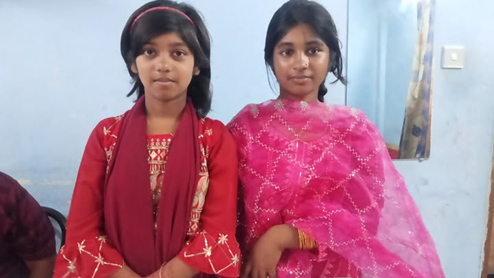 টিকটকের মায়াজালে নিখোঁজ: দুই ডিসির তৎপরতায় ঘরে ফিরলো কিশোরী সানজিদা-আতিয়া - the Bengali Times টিকটকের মায়াজালে নিখোঁজ: দুই ডিসির তৎপরতায় ঘরে ফিরলো কিশোরী সানজিদা-আতিয়া - the Bengali Times