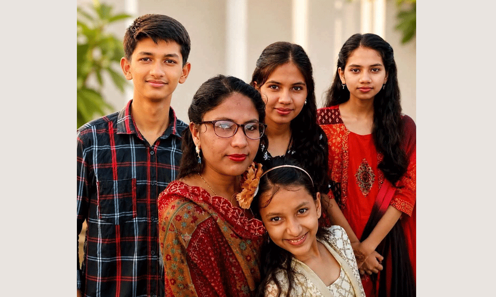 বাবা হারানোর ৭ বছর পর মা-তিন বোন খুন, একা হয়ে গেলেন সিফাত - the Bengali Times বাবা হারানোর ৭ বছর পর মা-তিন বোন খুন, একা হয়ে গেলেন সিফাত - the Bengali Times