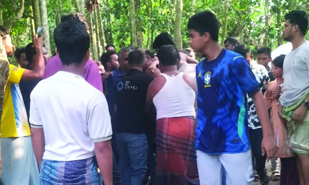 প্রবাসীর স্ত্রীর সঙ্গে আপত্তিকর অবস্থায় আটক যুবদল কর্মী, ভিডিও ভাইরাল - the Bengali Times প্রবাসীর স্ত্রীর সঙ্গে আপত্তিকর অবস্থায় আটক যুবদল কর্মী, ভিডিও ভাইরাল - the Bengali Times