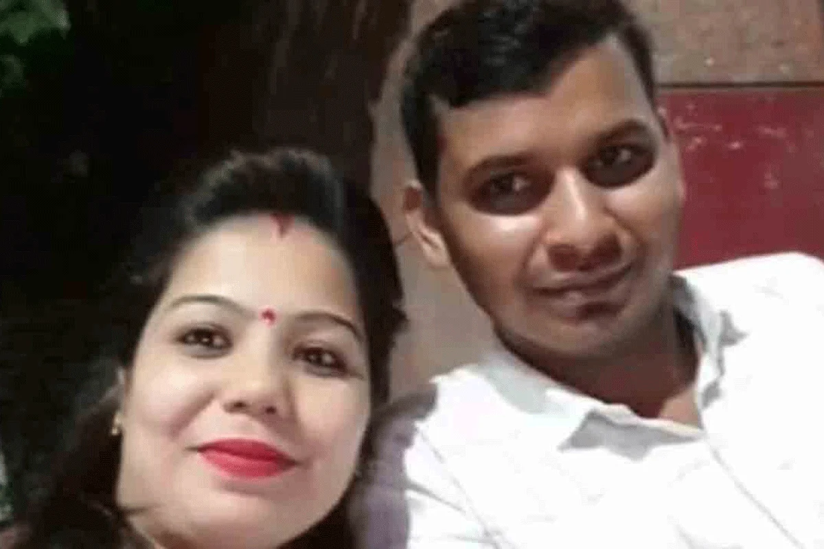 গাড়িচালকের সঙ্গে প্রেম, স্বামীর ২০ লাখ টাকা হাতাতে ঘুমের ওষুধ খাইয়ে বিছানায় ছাড়লেন বিষধর সাপ! - the Bengali Times গাড়িচালকের সঙ্গে প্রেম, স্বামীর ২০ লাখ টাকা হাতাতে ঘুমের ওষুধ খাইয়ে বিছানায় ছাড়লেন বিষধর সাপ! - the Bengali Times