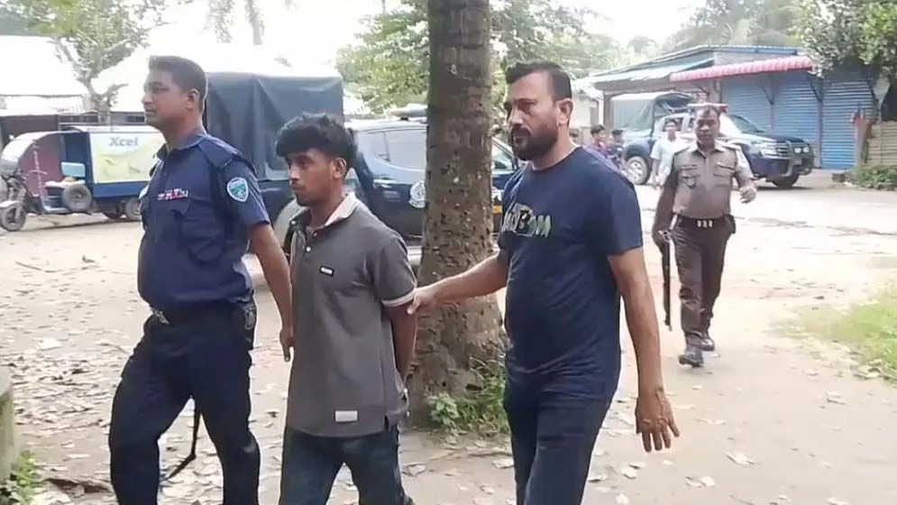 লালমাই পাহাড়ে নিয়ে ৫ বন্ধু মিলে প্রেমিকাকে রাতভর গণধর্ষণ - the Bengali Times লালমাই পাহাড়ে নিয়ে ৫ বন্ধু মিলে প্রেমিকাকে রাতভর গণধর্ষণ - the Bengali Times