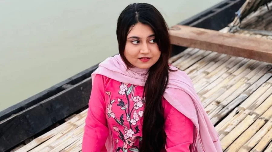 হলের সহপাঠীদের ‘গোপন ছবি’ প্রেমিককে পাঠাতেন ইবি ছাত্রী - the Bengali Times