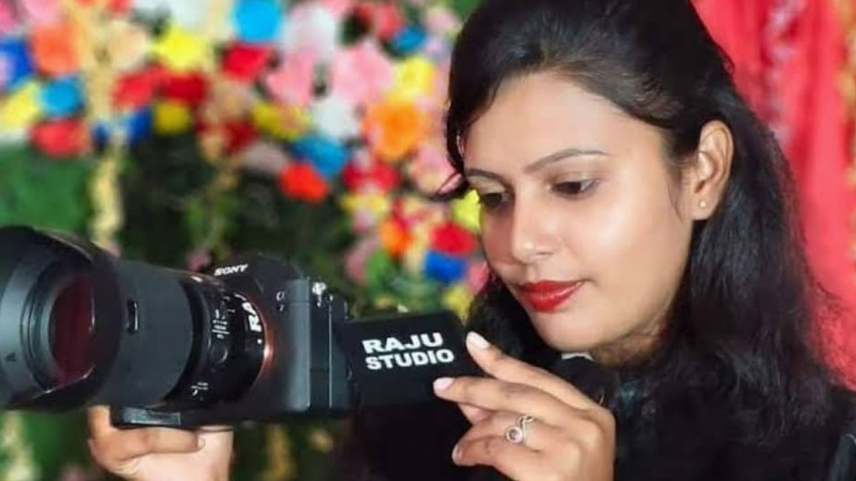 প্রভাবশালীদের টার্গেট করে মধুচক্রের ফাঁদে ফেলতেন মধুচক্রের ‘ফাঁদ’ পেতে - the Bengali Times প্রভাবশালীদের টার্গেট করে মধুচক্রের ফাঁদে ফেলতেন মধুচক্রের ‘ফাঁদ’ পেতে - the Bengali Times
