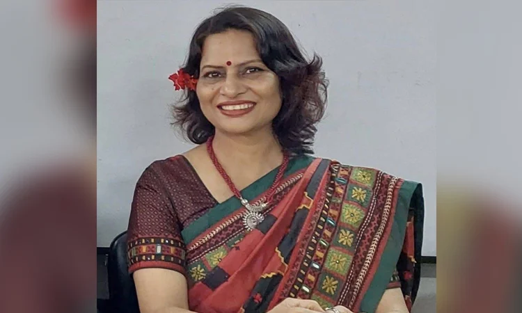 হাসিনার ছবি সরানোর পর ছেলে জড়িয়ে ধরে বলেছিল, ‘মা, আমি তোমাকে নিয়ে গর্বিত’ - the Bengali Times হাসিনার ছবি সরানোর পর ছেলে জড়িয়ে ধরে বলেছিল, ‘মা, আমি তোমাকে নিয়ে গর্বিত’ - the Bengali Times