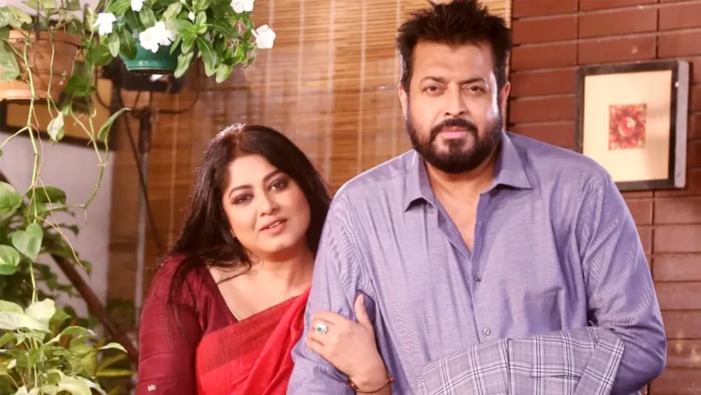 ‘এই বয়সেও তোমাকে ভালোবাসি’—মৌসুমীর প্রতি ওমর সানীর আবেগঘন স্বীকারোক্তি - the Bengali Times