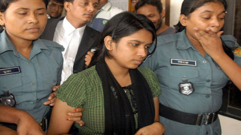 সেই ঐশীর নতুন পৃথিবী, বই আর ফুলেই কাটে বন্দিজীবন - the Bengali Times সেই ঐশীর নতুন পৃথিবী, বই আর ফুলেই কাটে বন্দিজীবন - the Bengali Times