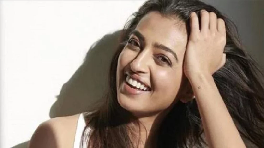 ফাঁস হওয়া অন্তরঙ্গ ভিডিও ড্রাইভারকে দেখাতে চেয়েছিলেন রাধিকা, কেন? - the Bengali Times ফাঁস হওয়া অন্তরঙ্গ ভিডিও ড্রাইভারকে দেখাতে চেয়েছিলেন রাধিকা, কেন? - the Bengali Times