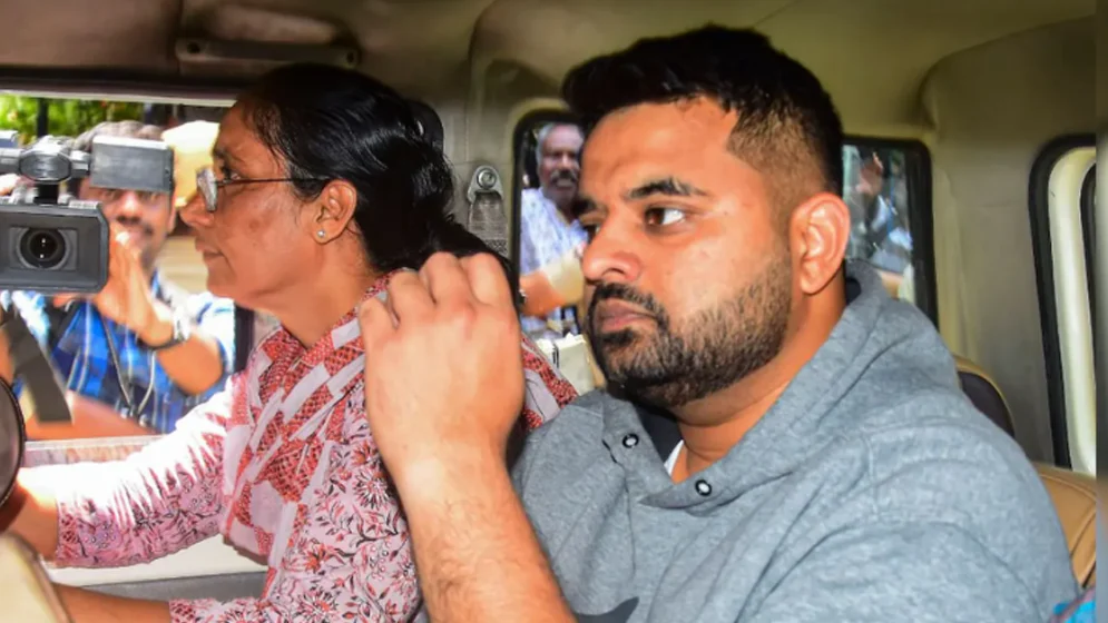 কারাগারে সাবেক এমপির ফোন, ফরেনসিক পরীক্ষায় মিলল পর্ন ভিডিও - the Bengali Times