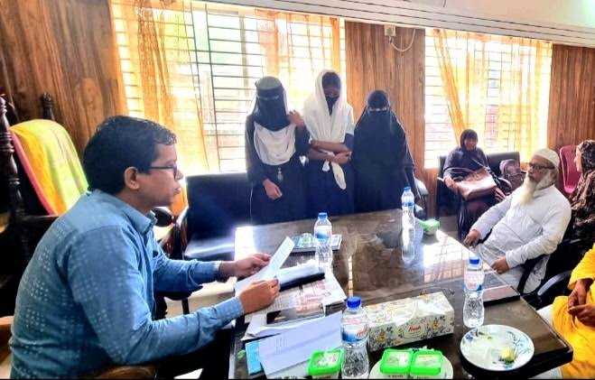বিদ্যালয়ে যাওয়ার কথা বলে পার্কে ৩ বান্ধবী, ইউএনওর হস্তক্ষেপে ফিরল স্কুলে - the Bengali Times বিদ্যালয়ে যাওয়ার কথা বলে পার্কে ৩ বান্ধবী, ইউএনওর হস্তক্ষেপে ফিরল স্কুলে - the Bengali Times